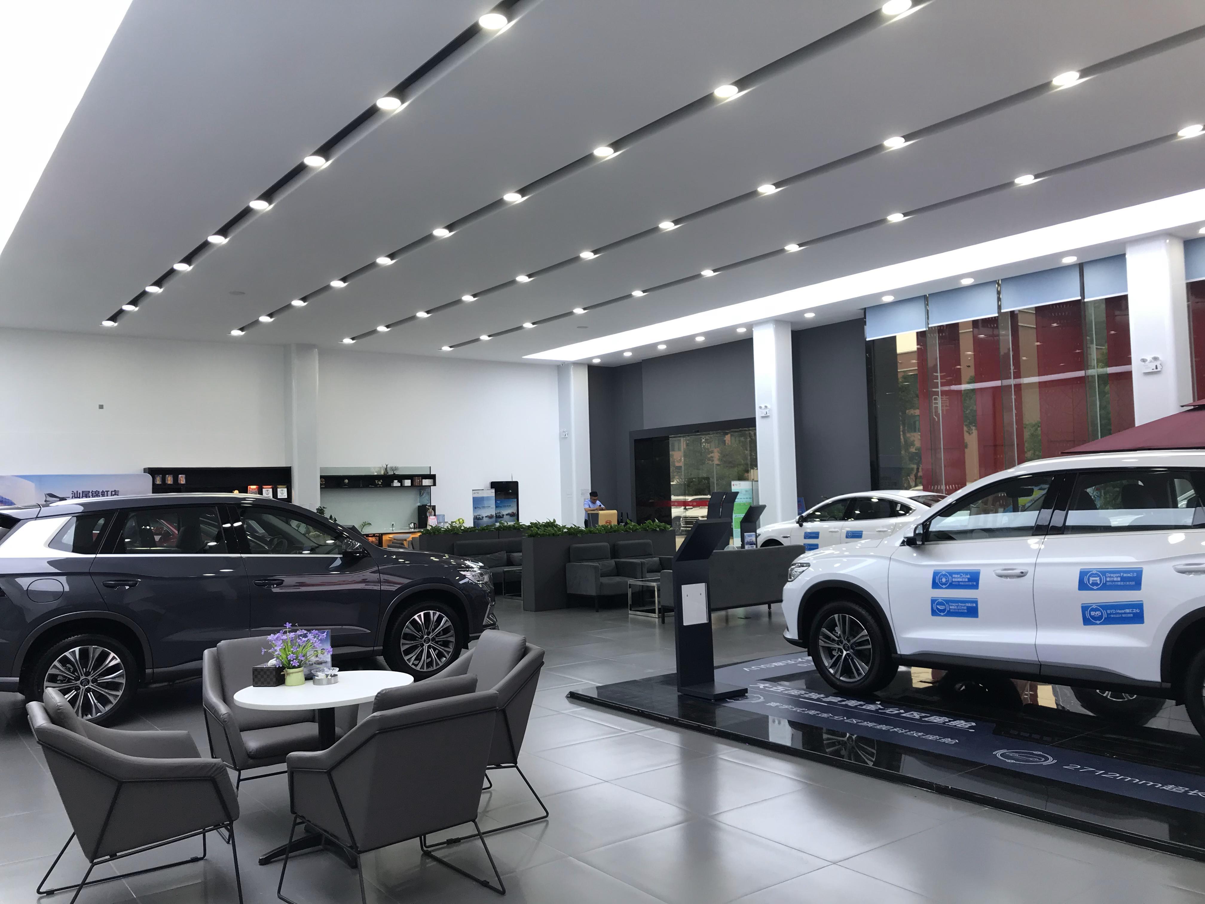 autohomedealer__ChsEfF2C4hGAJoR4AAvpnX-K37I830.jpg