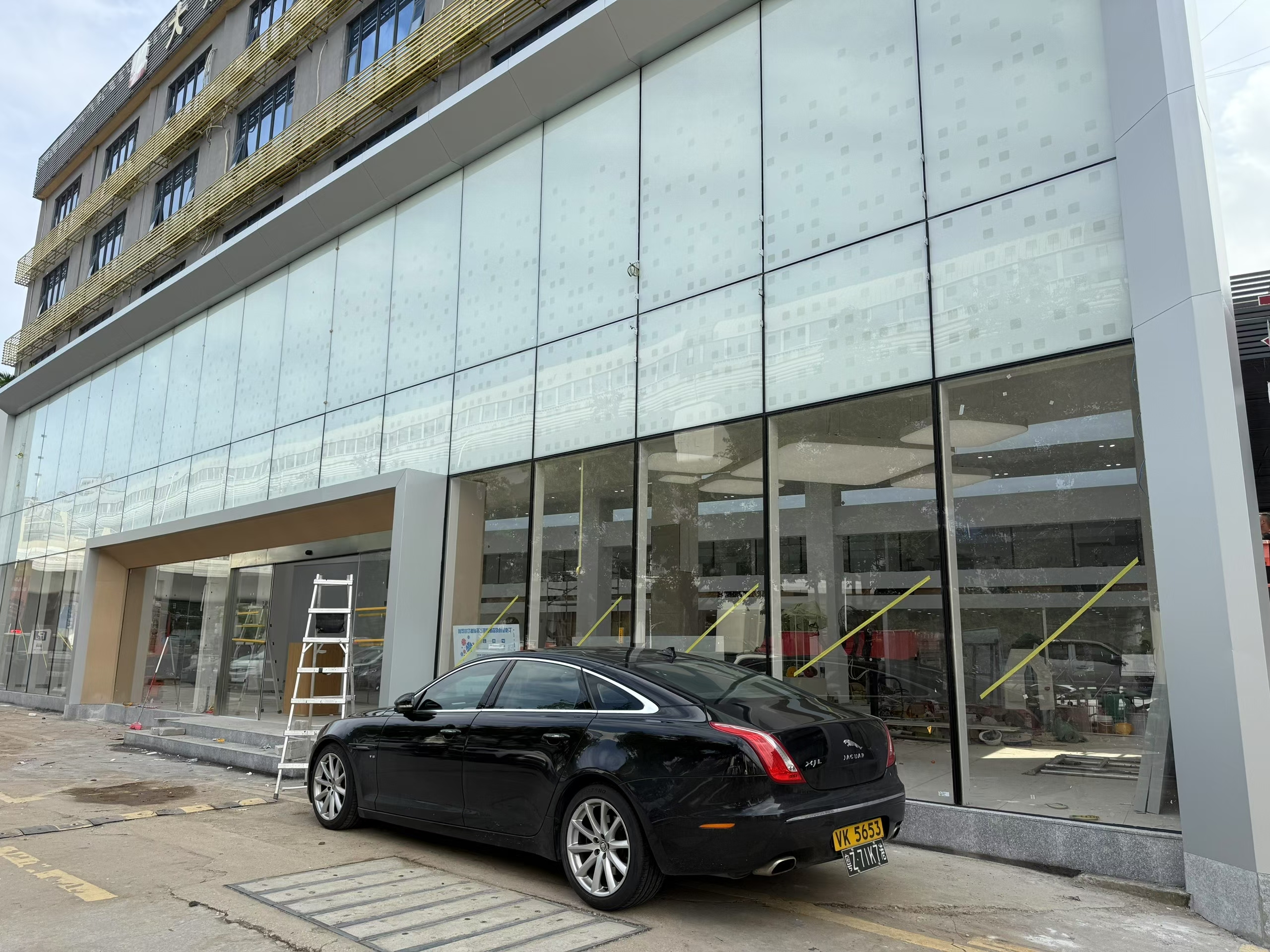 吉利汽车龙华大浪店